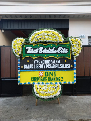 Papan Bunga Duka di Kuta Baru