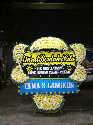 Papan Bunga Duka di Kuta Baru